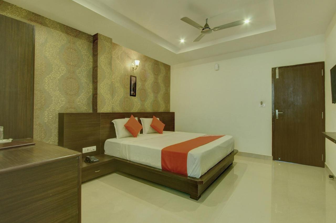 โอโย 22861 โฮเต็ล สมานวิ อินเตอร์เนชั่นแนล Hotel Belur  ภายนอก รูปภาพ