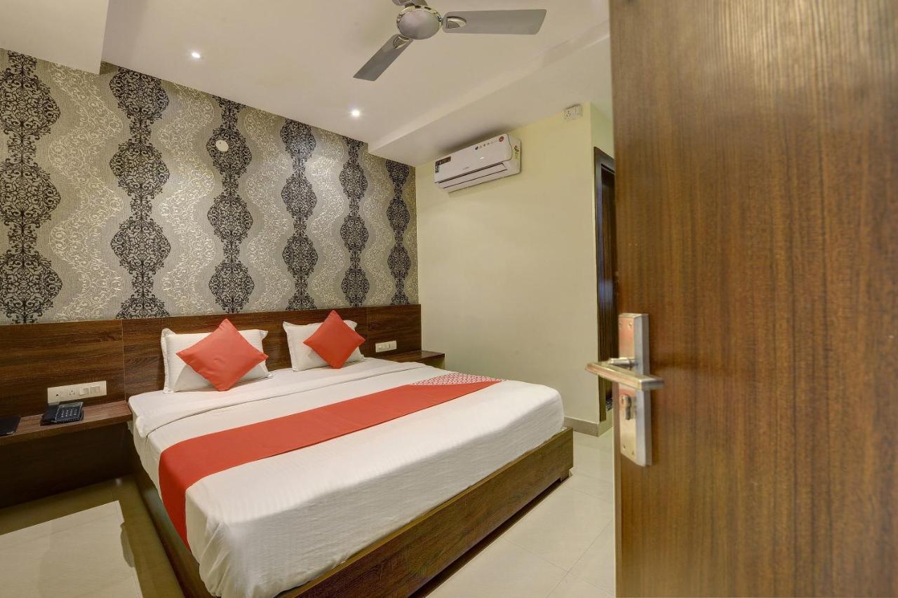 โอโย 22861 โฮเต็ล สมานวิ อินเตอร์เนชั่นแนล Hotel Belur  ภายนอก รูปภาพ
