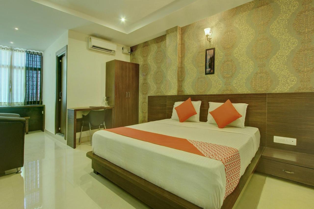 โอโย 22861 โฮเต็ล สมานวิ อินเตอร์เนชั่นแนล Hotel Belur  ภายนอก รูปภาพ