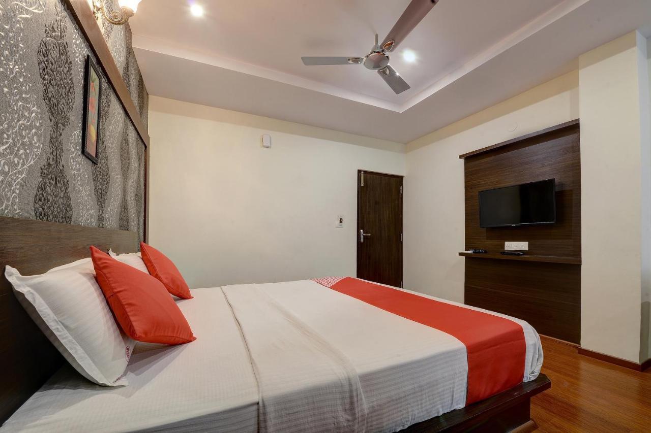 โอโย 22861 โฮเต็ล สมานวิ อินเตอร์เนชั่นแนล Hotel Belur  ภายนอก รูปภาพ