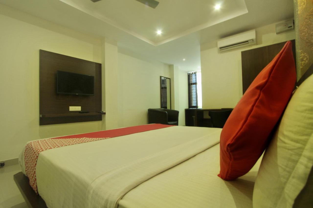 โอโย 22861 โฮเต็ล สมานวิ อินเตอร์เนชั่นแนล Hotel Belur  ภายนอก รูปภาพ
