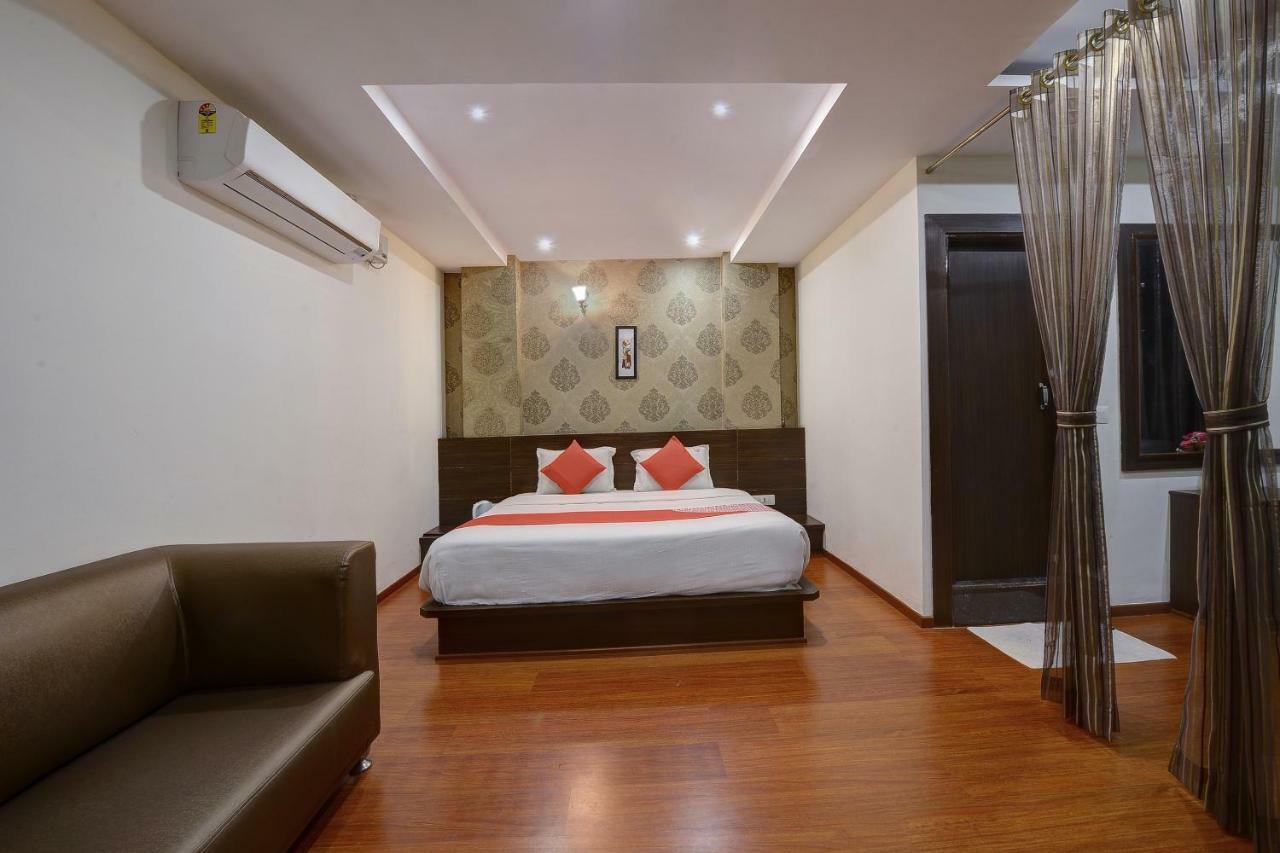 โอโย 22861 โฮเต็ล สมานวิ อินเตอร์เนชั่นแนล Hotel Belur  ภายนอก รูปภาพ