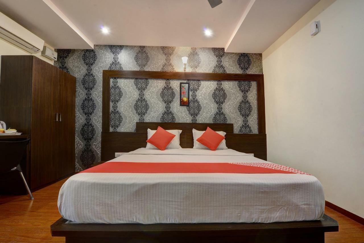 โอโย 22861 โฮเต็ล สมานวิ อินเตอร์เนชั่นแนล Hotel Belur  ภายนอก รูปภาพ